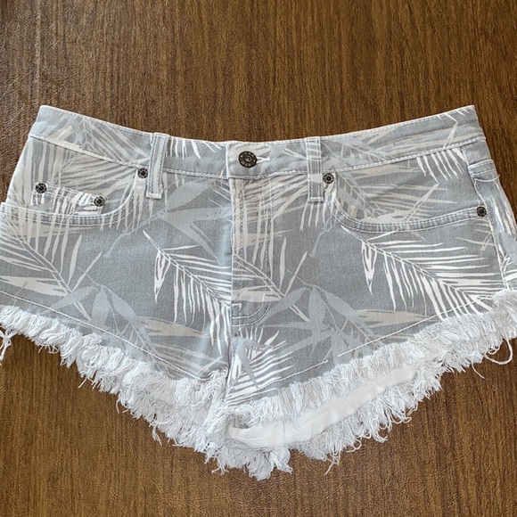 Carmar denim shorts leaf prints size 29 - Picture 1 of 6